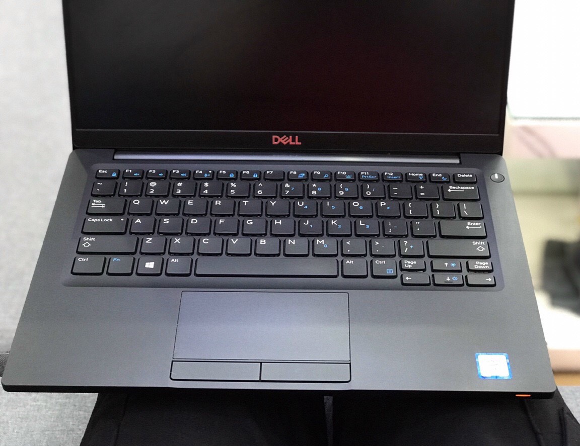 Dell Latitude 7390 Bảo mật tốt, hiệu năng khỏe